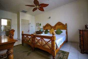 Grenadine House
