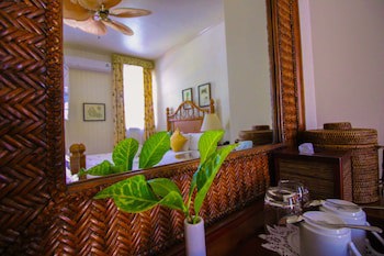 Grenadine House