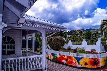 Grenadine House