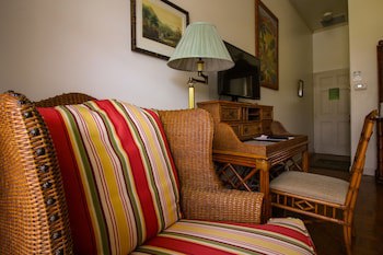 Grenadine House