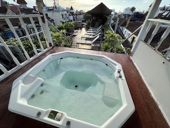 Aquarius Guesthouse & Sauna Adults Only