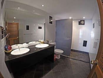 Aquarius Guesthouse & Sauna Adults Only