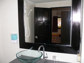 Aquarius Guesthouse & Sauna Adults Only