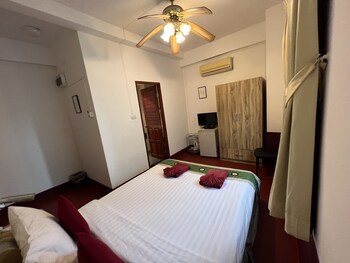 Aquarius Guesthouse & Sauna Adults Only