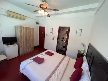 Aquarius Guesthouse & Sauna Adults Only