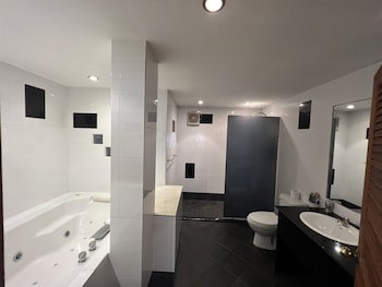 Aquarius Guesthouse & Sauna Adults Only