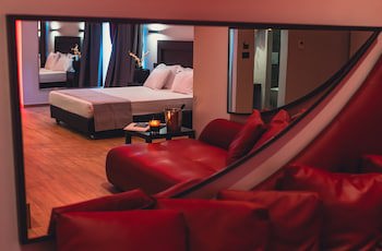 Pines Hotel