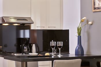Ava Hotel & Suites