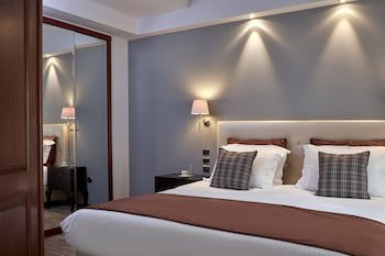 Ava Hotel & Suites