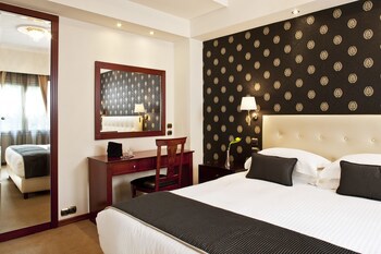 Ava Hotel & Suites