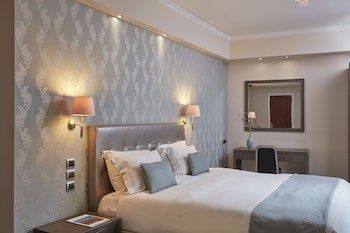 Ava Hotel & Suites