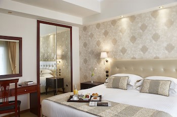 Ava Hotel & Suites