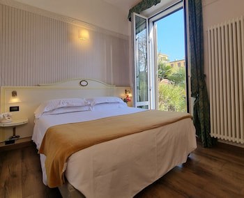 Charly Hotel galeri fotoğrafı
