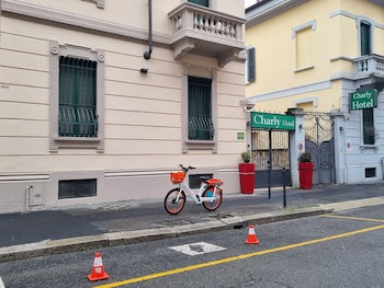 Charly Hotel galeri fotoğrafı