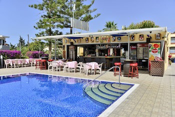 Napa Prince Hotel Apartments fotoğrafı