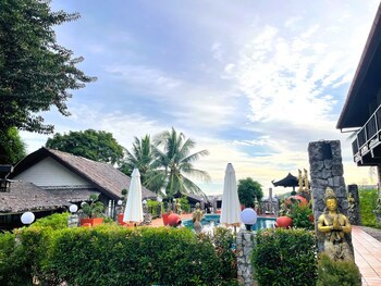 Boomerang Village Resort Kata