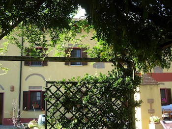 Il Pioppo e la Fonte galeri fotoğrafı