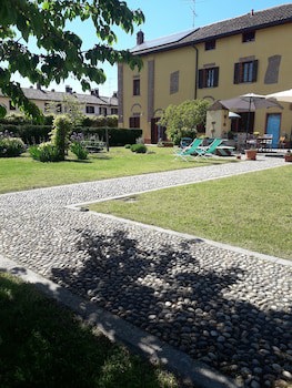 Il Pioppo e la Fonte galeri fotoğrafı
