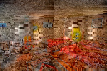 Traveller's Cave Hotel