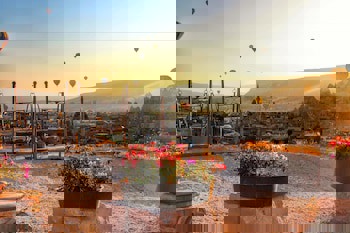 Traveller's Cave Hotel