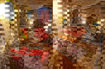 Traveller's Cave Hotel