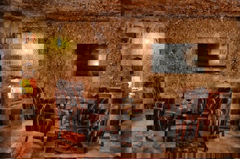 Traveller's Cave Hotel