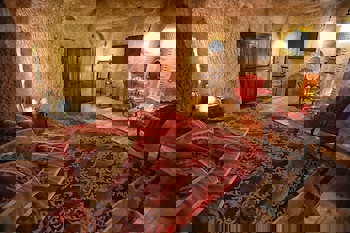 Traveller's Cave Hotel