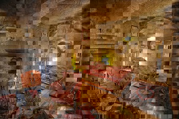 Traveller's Cave Hotel