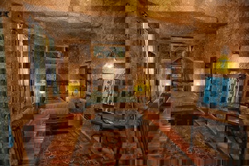 Traveller's Cave Hotel