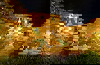 Traveller's Cave Hotel