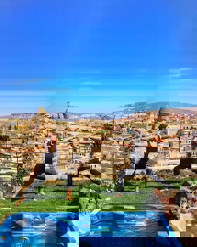 Traveller's Cave Hotel