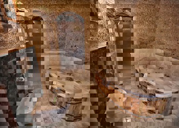 Traveller's Cave Hotel