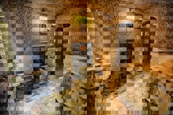 Traveller's Cave Hotel