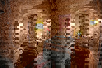 Traveller's Cave Hotel