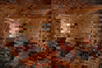 Traveller's Cave Hotel