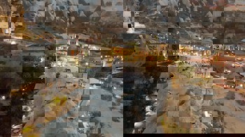 Traveller's Cave Hotel