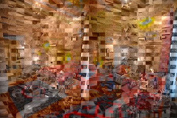 Traveller's Cave Hotel