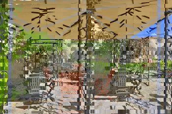 Traveller's Cave Hotel