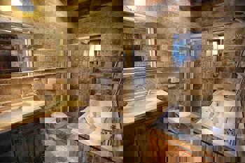 Traveller's Cave Hotel