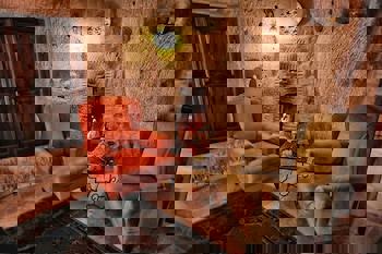 Traveller's Cave Hotel