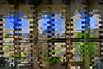 Traveller's Cave Hotel