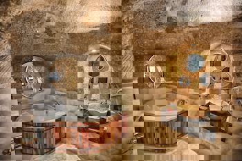 Traveller's Cave Hotel