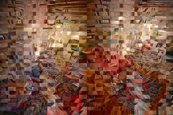 Traveller's Cave Hotel