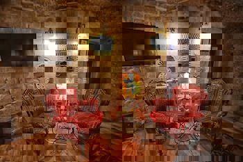 Traveller's Cave Hotel