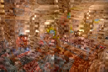 Traveller's Cave Hotel