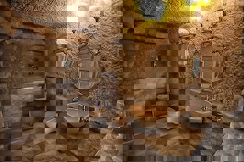 Traveller's Cave Hotel