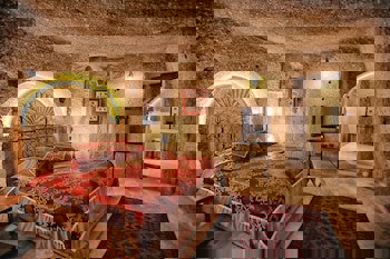 Traveller's Cave Hotel