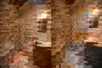 Traveller's Cave Hotel