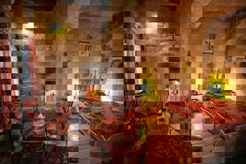 Traveller's Cave Hotel