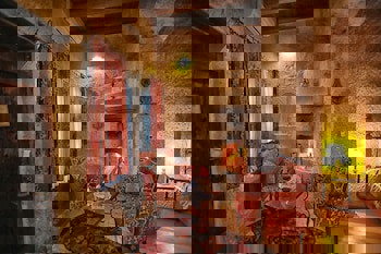 Traveller's Cave Hotel